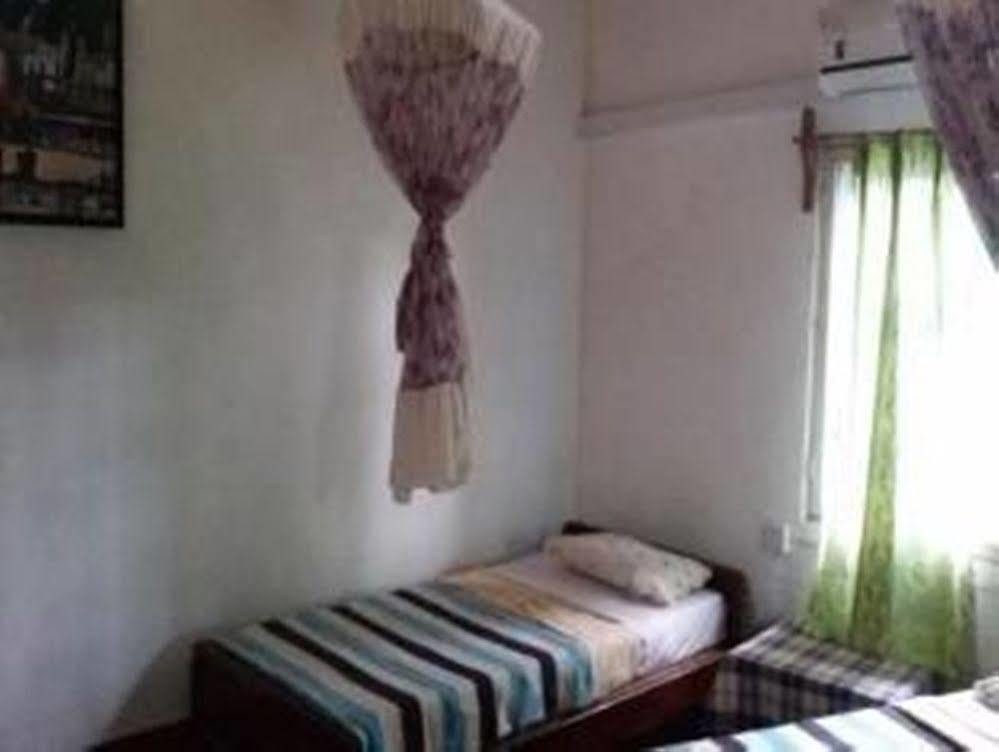 Prince Hotel Mrauk U ภายนอก รูปภาพ