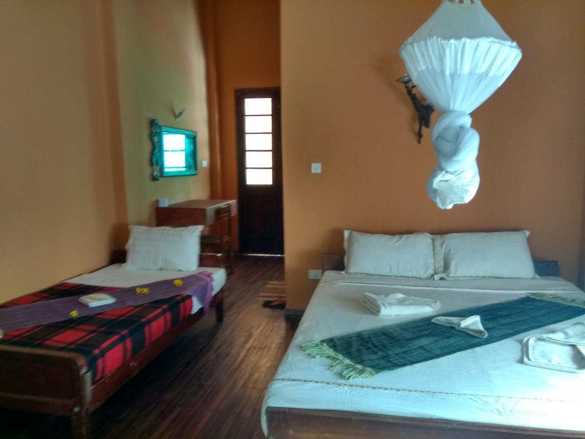 Prince Hotel Mrauk U ภายนอก รูปภาพ