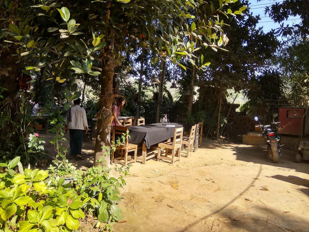 Prince Hotel Mrauk U ภายนอก รูปภาพ